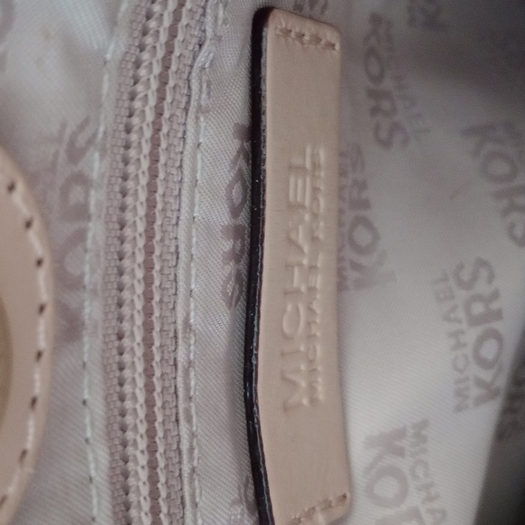 Michael Kors Cross Body Bag - Picture 5 of 10